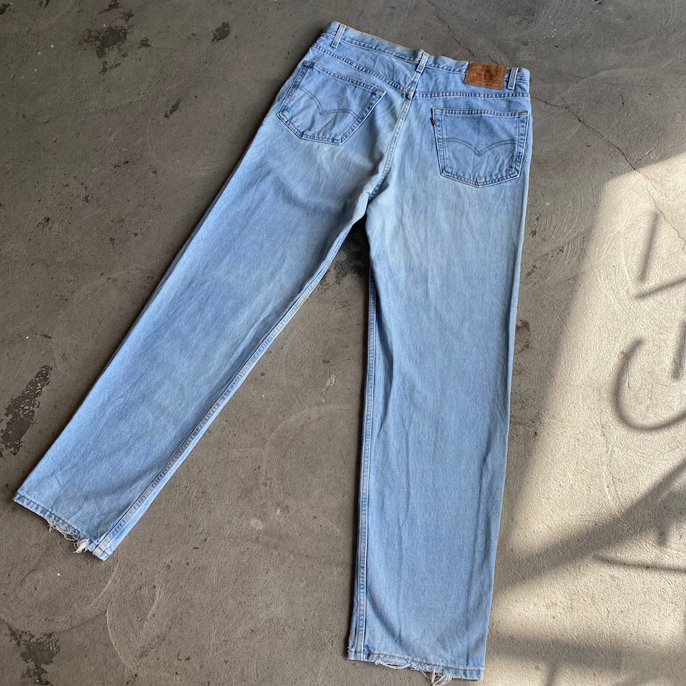 Levi's Light Wash Blue Jeans 38W 34L